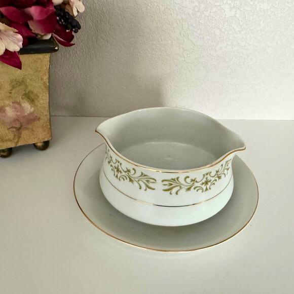 Vintage Allegro Fine China Japan Gravy Boat with Attached Underplate - Picture 5 of 7